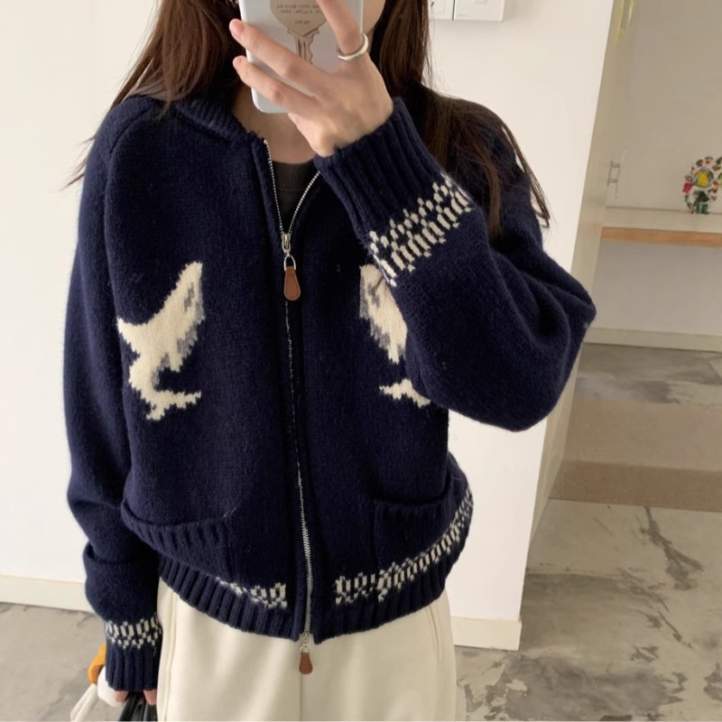 Dolphin design sweater jacket — image 4