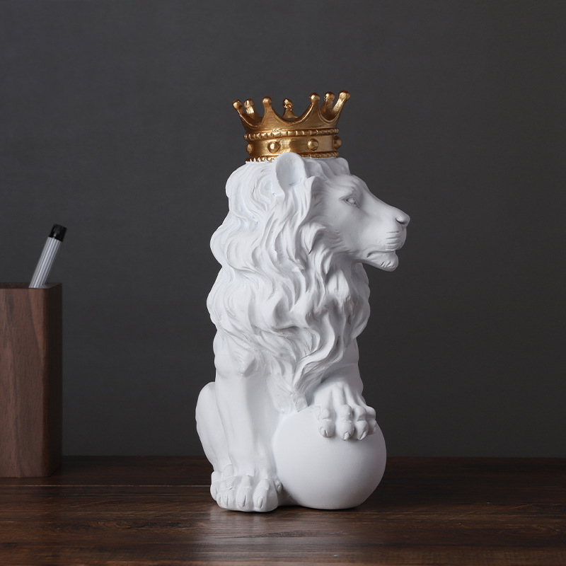 European Style Crown Lion Ornaments Resin Crafts Home Office Porch Decorations — image 2