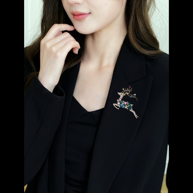 Brilliant colorful zircon sika deer corsage niche design exquisite high end sense Yilu has you elk brooch — image 5