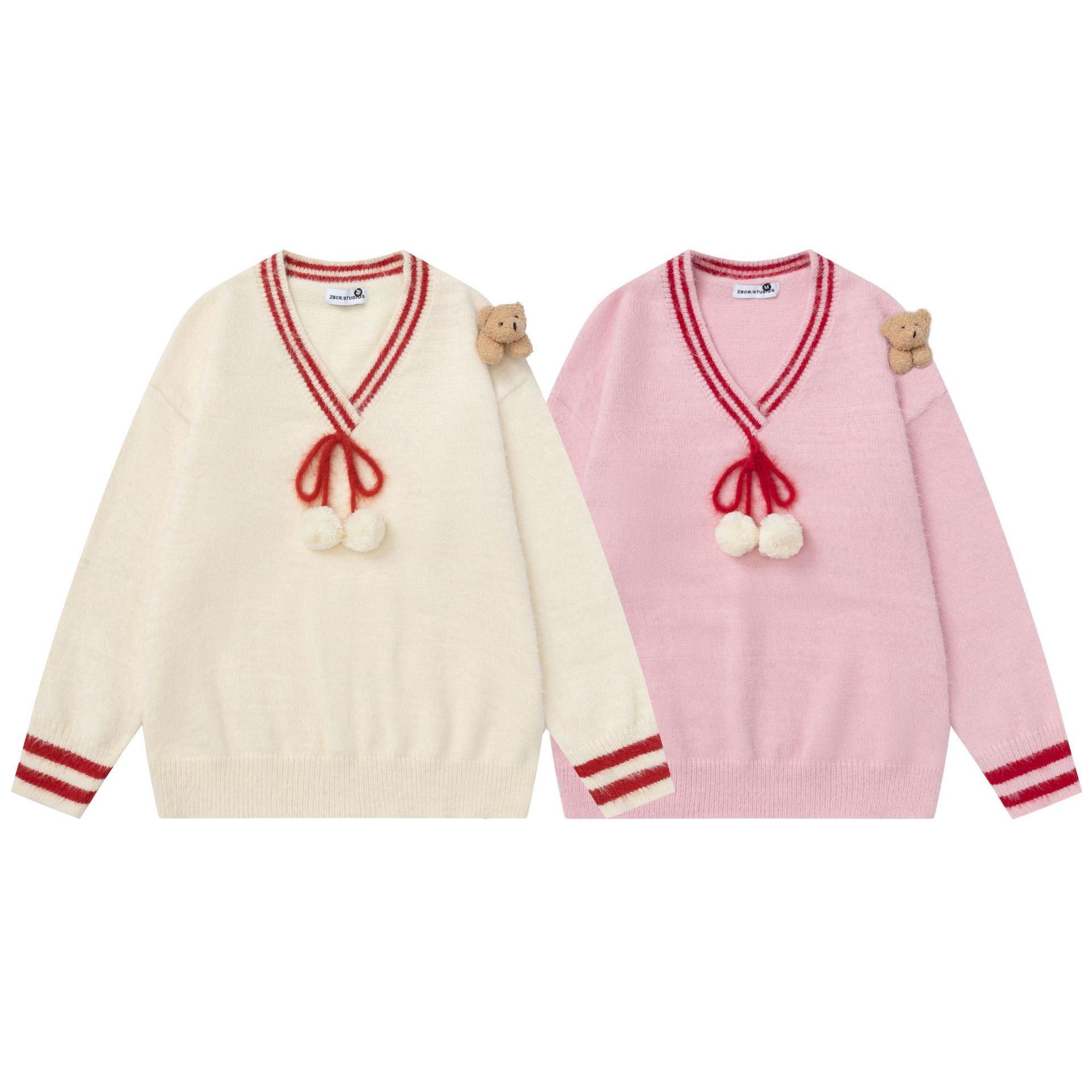 V-neck teddy bear pendant sweater — image 6