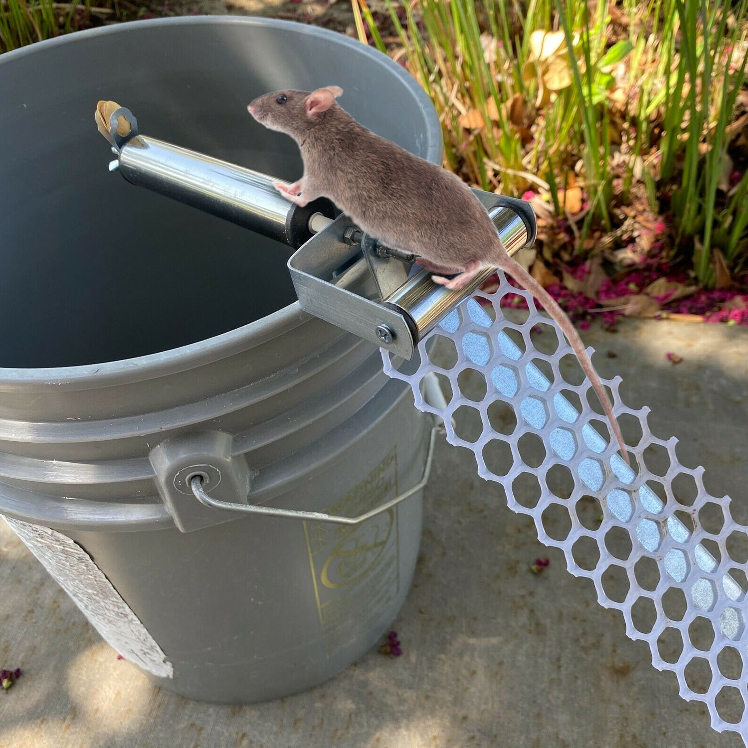 Rolling Mouse Trap With 19.69in Mesh Ramp, Humane Galvanized Metal Rat Trap, Reusable Catch Multiple Mice, Easy To Clean For Home Garage Warehouse Basement — image 3