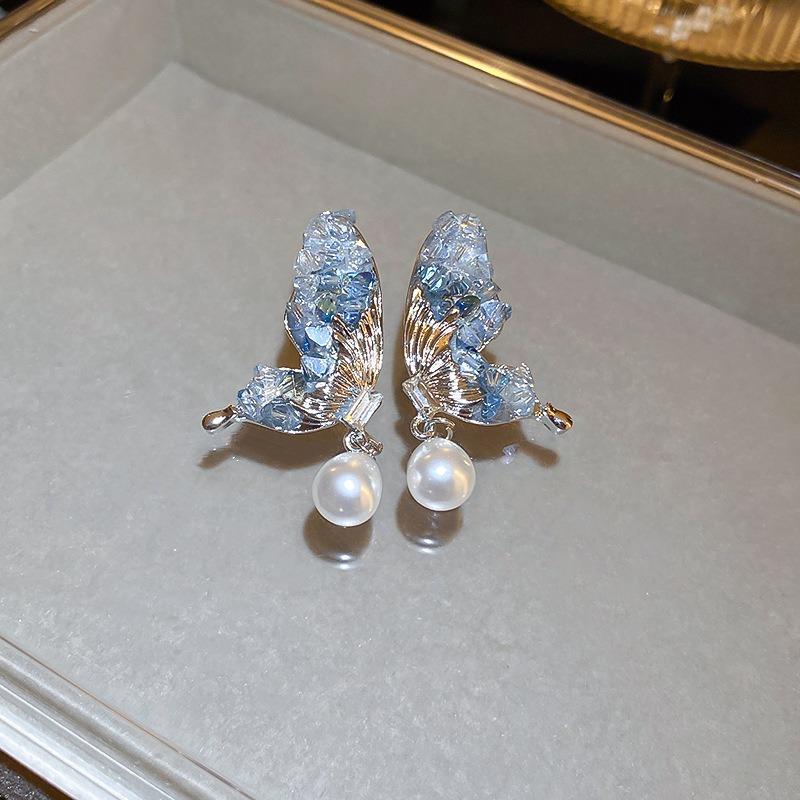 Butterfly Wing Pearl Stud Earrings Women's Niche Design High-end Earrings — image 1