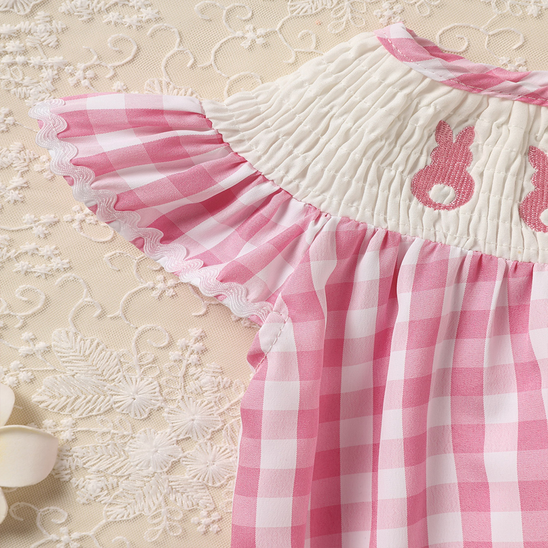 Conjunto Tierno de Mameluco de Conejito para Niña, Traje con Manga Capa y Bordado de Conejito, Incluye Diadema - Peto de Cuadros Rosa — imagen 9