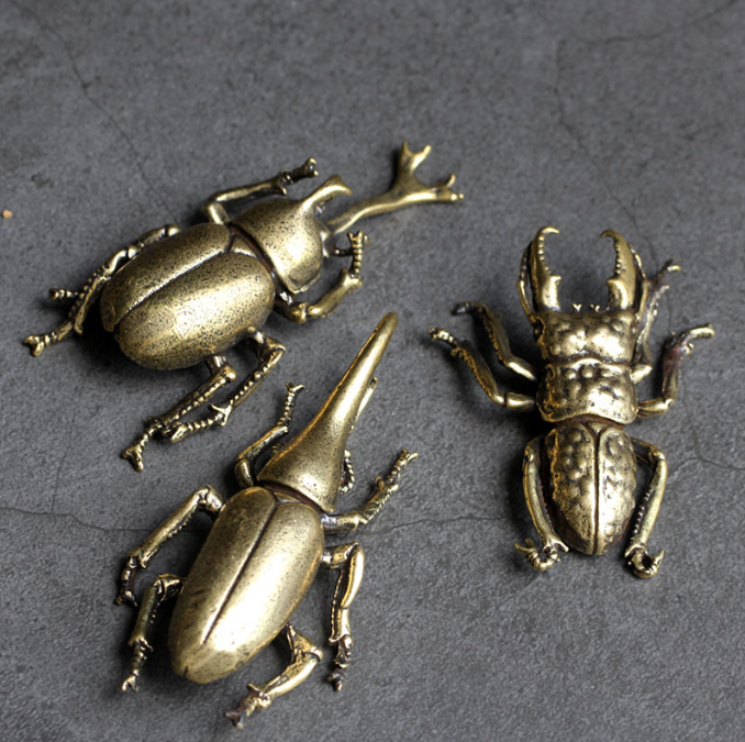 Solid pure brass office desktop small ornaments Beetle insect tea pet jewelry handicrafts gifts hand toys — image 4