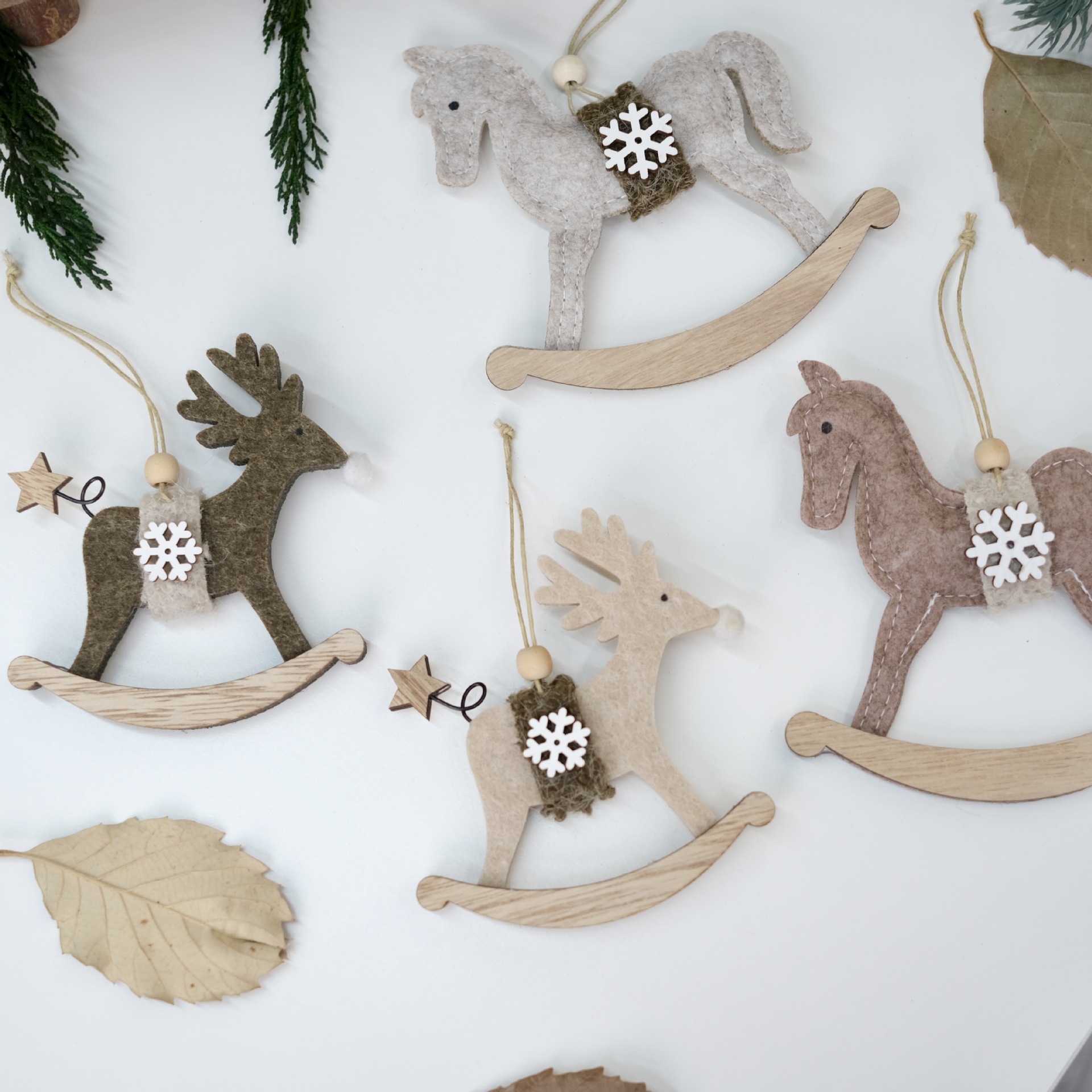 Decoraciones de Ciervo y Caballo de Felt Nórdico para Navidad - Adornos para Árbol, Hotel o Ventana — imagen 2