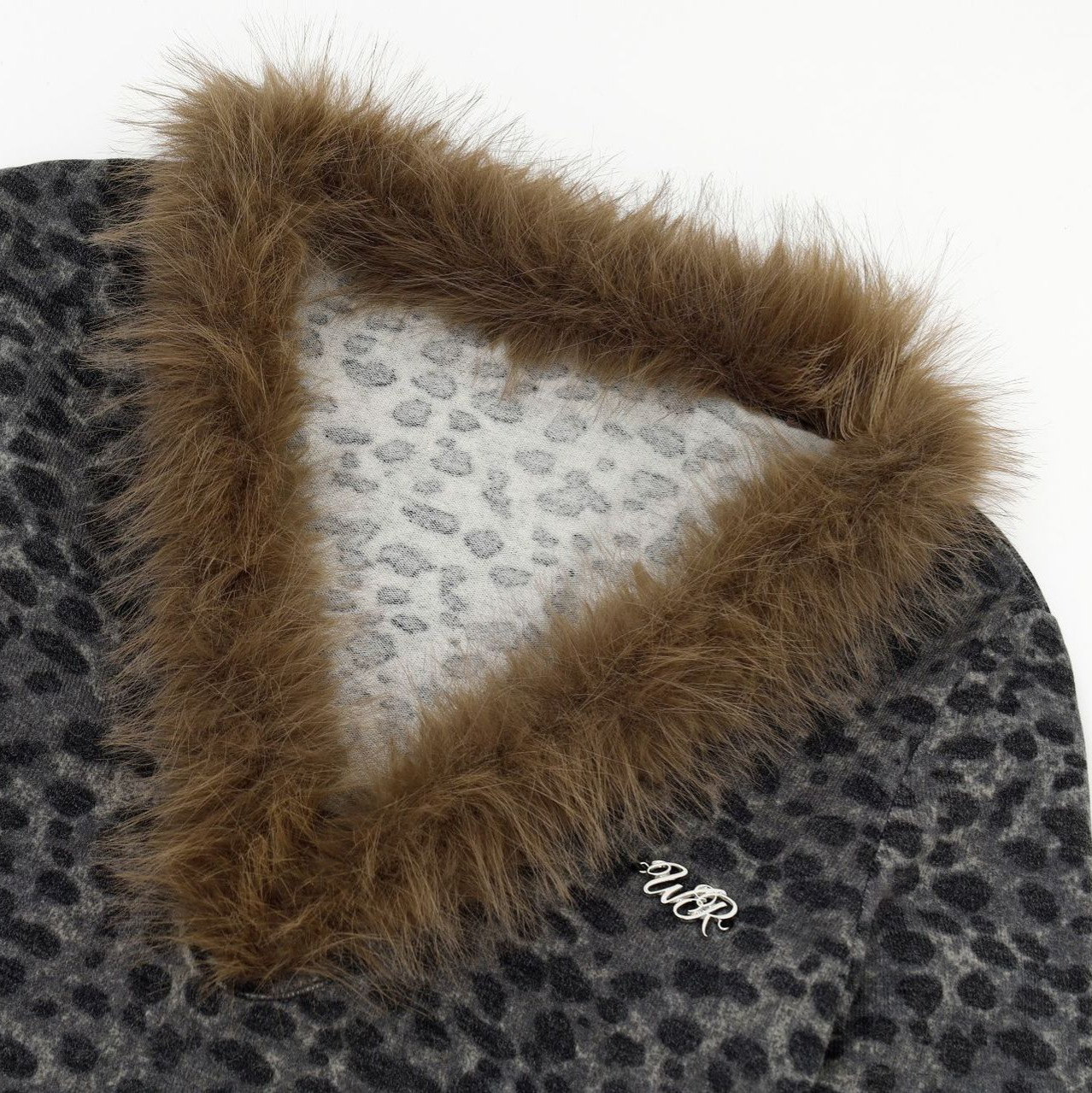 Leopard Print Long Sleeve V Neck T-Shirt For Women — image 4