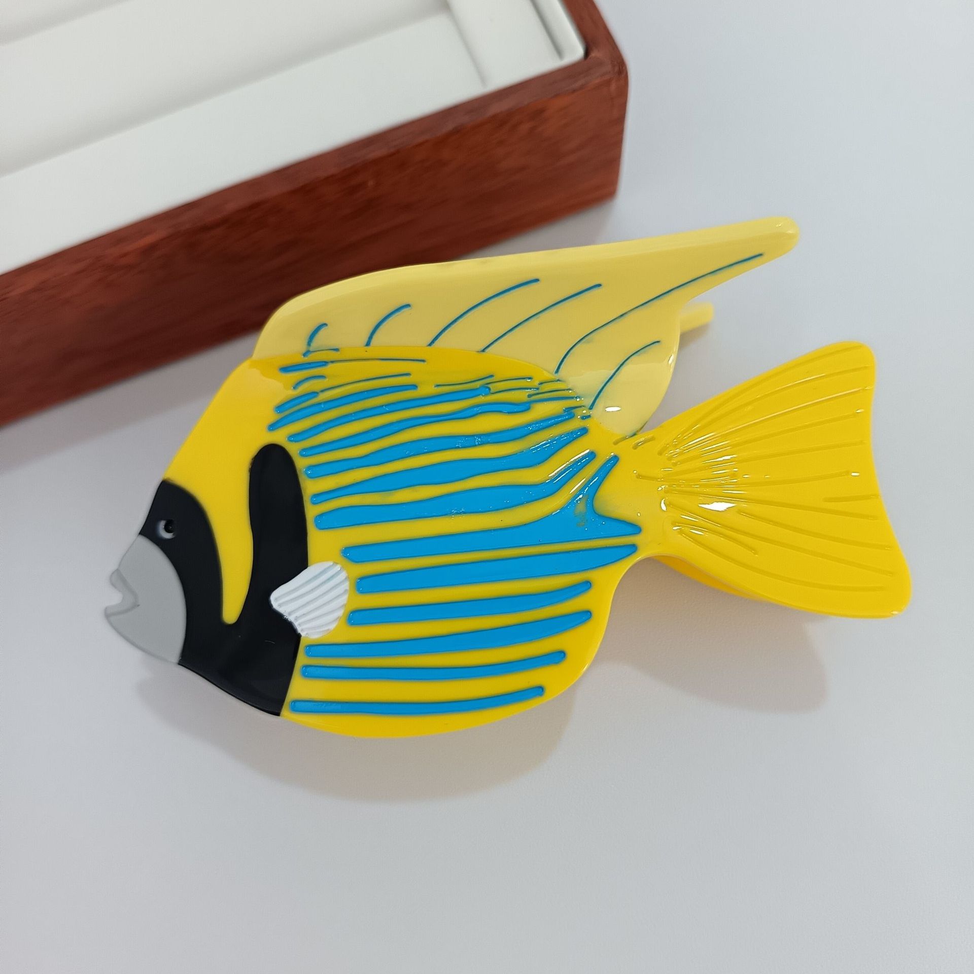 Accesorios Capilares de Conchas de Tiburón y Mariposa — imagen 13