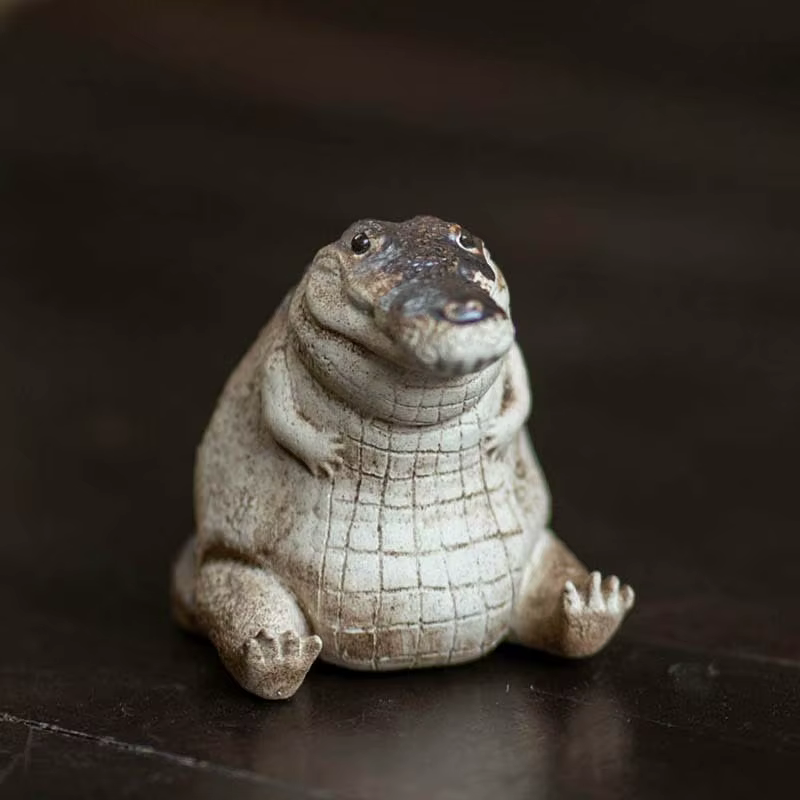 Decoraciones de Té para Mascotas: Crocodilo de Arcilla Púrpura, Ornaments de Ceremonia de Té Manual — imagen 1