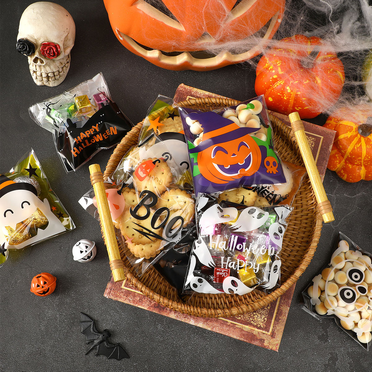 450 bolsas de celofán para dulces de Halloween, autoadhesivas y transparentes, para dulces y galletas, diseño de calabaza, fantasma, gato negro y calavera, bolsas de truco o trato para fiestas de cumpleaños y Halloween — imagen 2