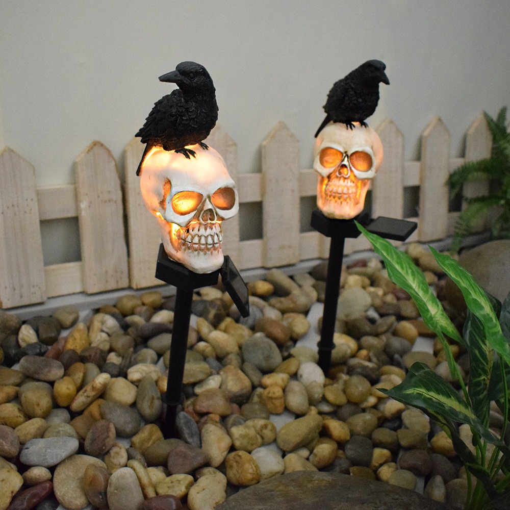 Halloween new outdoor solar garden light resin courtyard landscape insert skull crow atmosphere decorative light — image 6