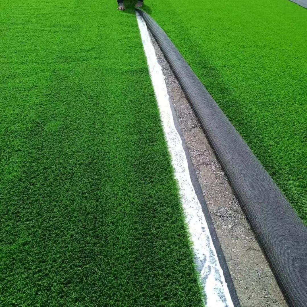 Alfombra de Césped Artificial para Exterior de 3FTx10FT, Rollo de Pasto Falso Grueso y Realista para Decoración de Patio, Balcón y Jardín, Tapete de Drenaje para Perros y Mascotas, 1.38" de Altura de Fibra — imagen 4