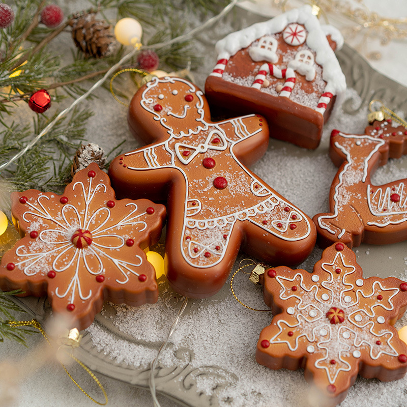 Christmas decorations, Christmas tree decorations, pendants, cookies, people's pendants, snowflakes, reindeer, gingerbread — image 1
