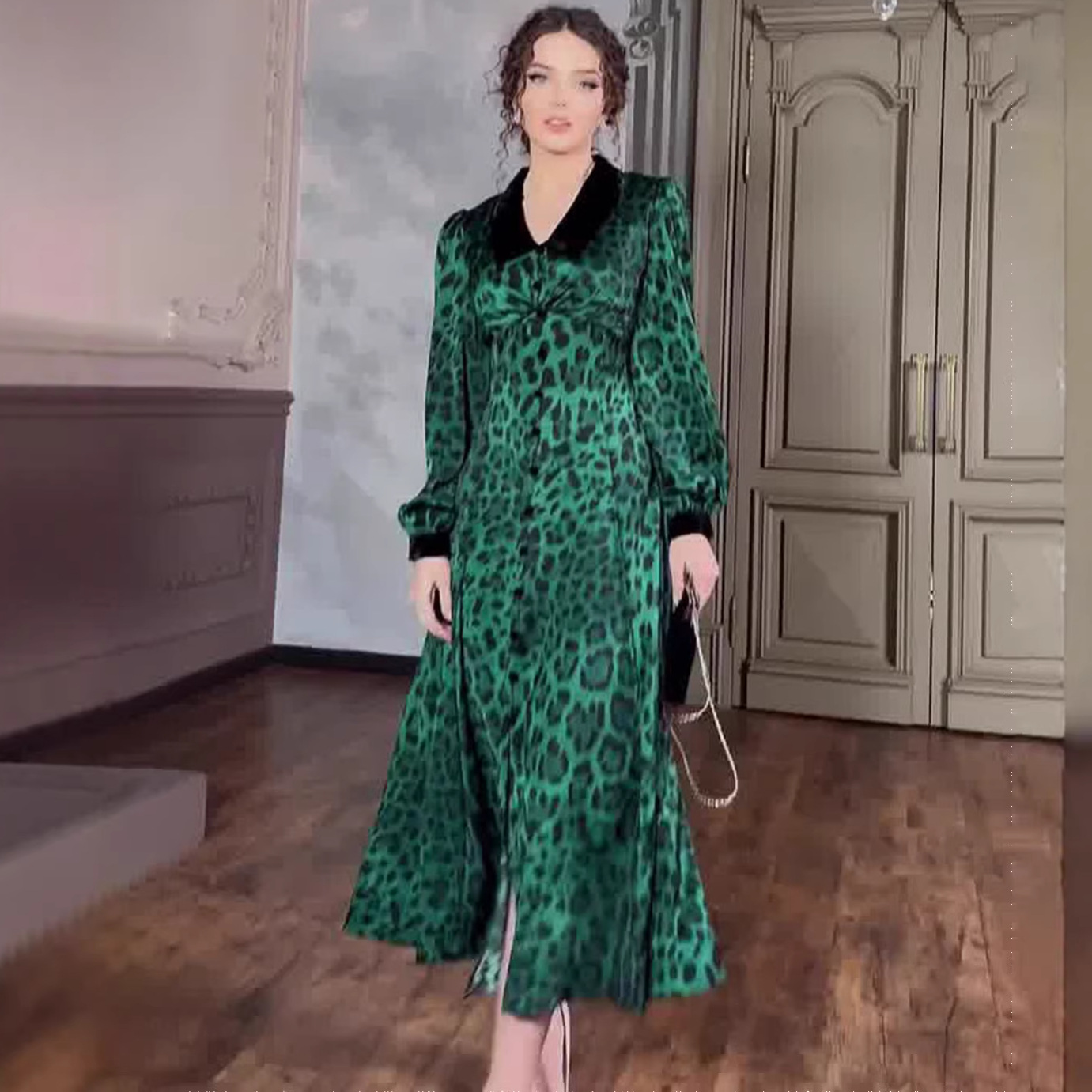 Chic Fitted Waist Leopard Print Long Dress, Printed Slimming Dress Fashion Spring — image 1