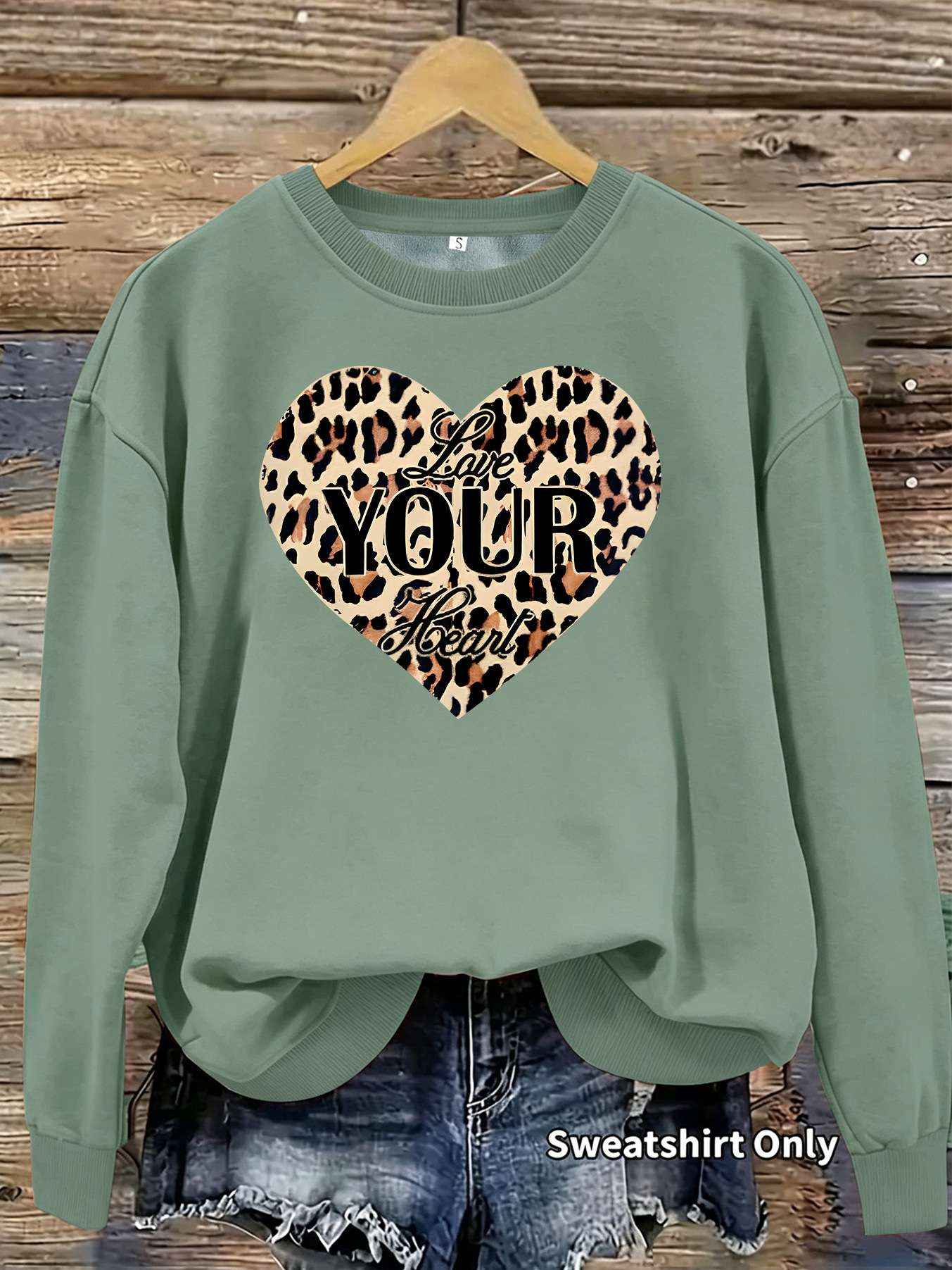 Leopard patterned heart-shaped fleece hoodie — image 9