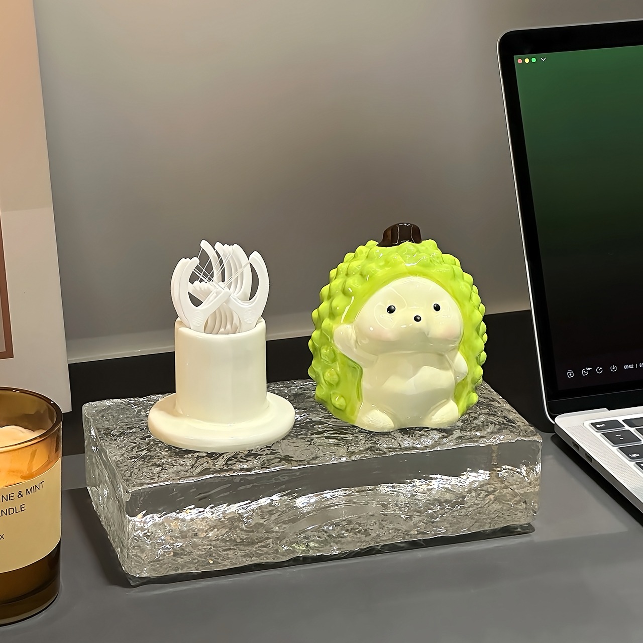 Ceramic hedgehog toothpick box — image 3