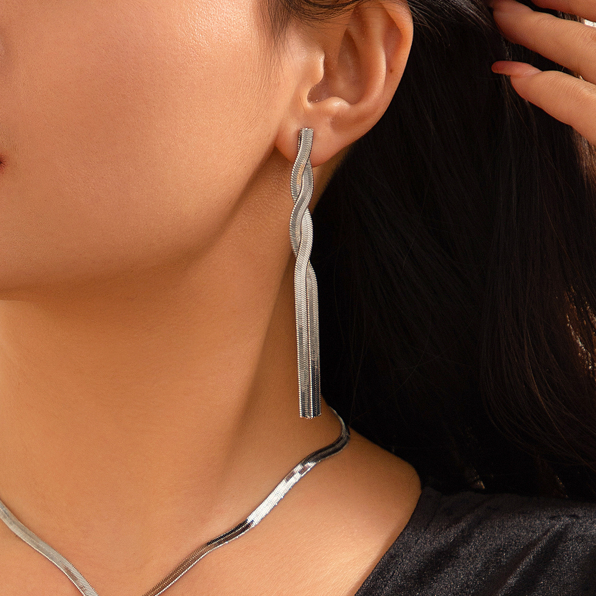 Diseño frío y fresco, cadena de tassel sensorial, collar simple y largo con cadena ósea — imagen 7