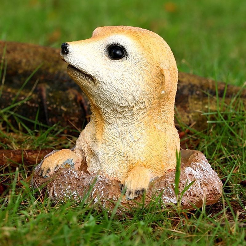 Outdoor simulation of meerkat and mongoose ornaments — image 3