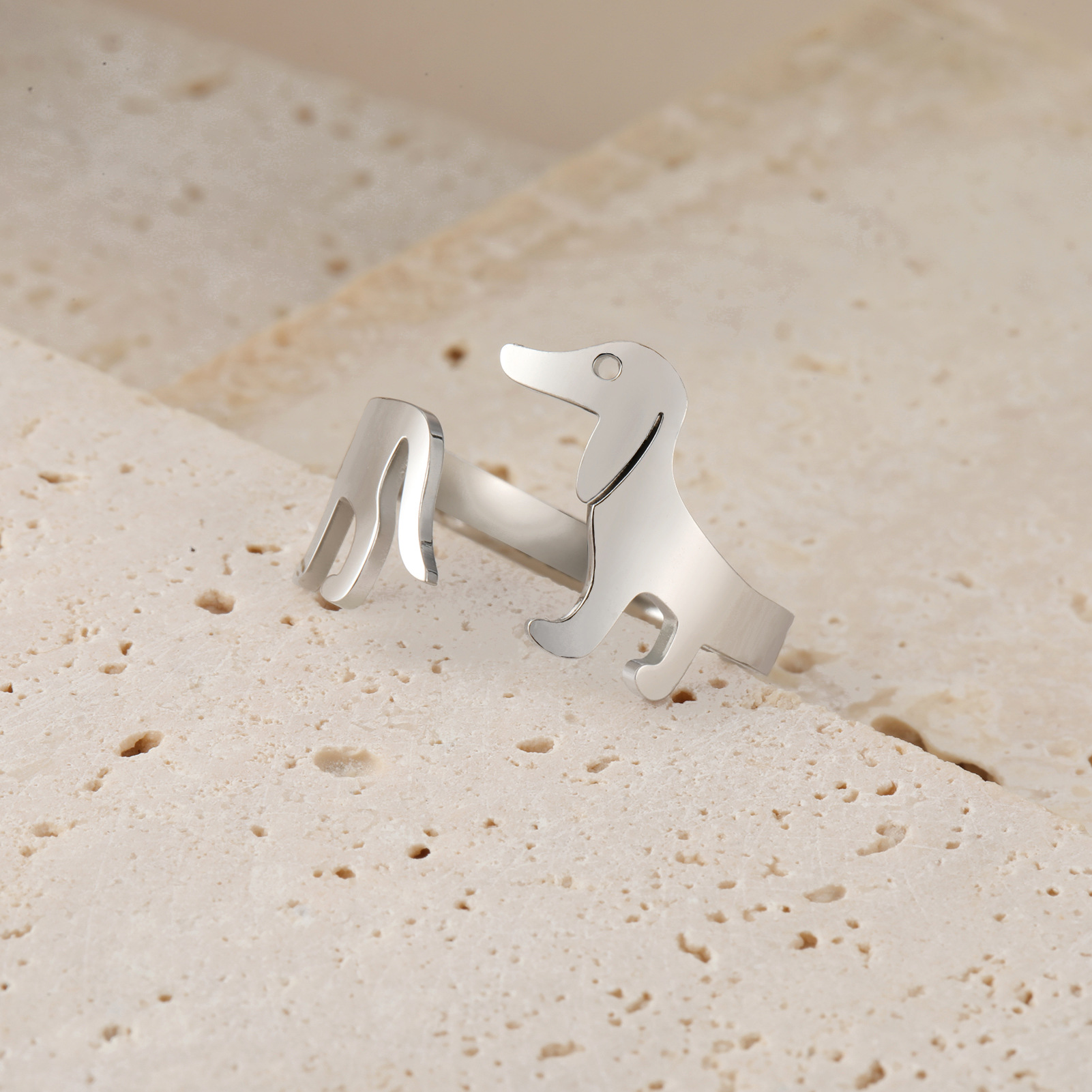 Anillo de Acero Inoxidable y Acero de Titanio en forma de Salchicha de Perro Ajustable — imagen 10