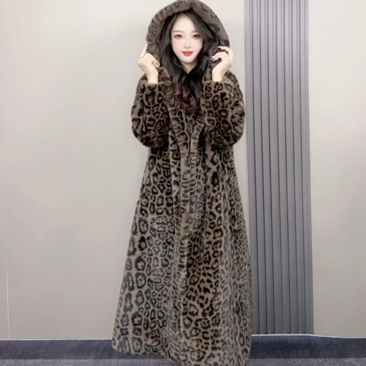 Traje de Pelo Falso de Leopardo Grueso Plus Size — imagen 14