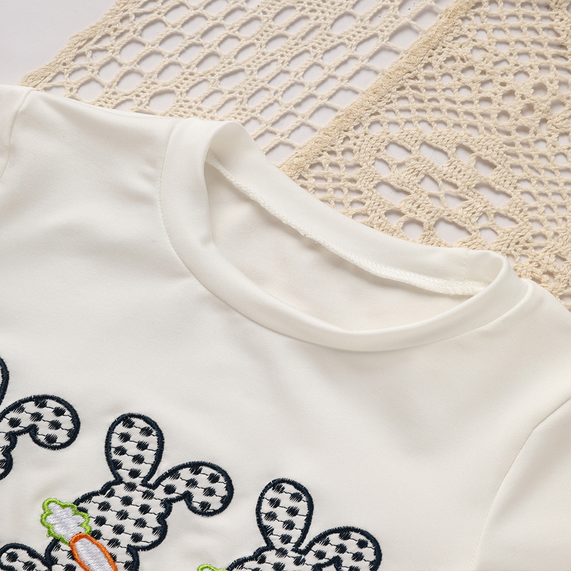 Conjunto Casual de Niño de 2 Piezas, Camiseta con Conejo y Zanahoria Bordada y Pantalones Cortos con Bolsillos Rayados — imagen 8