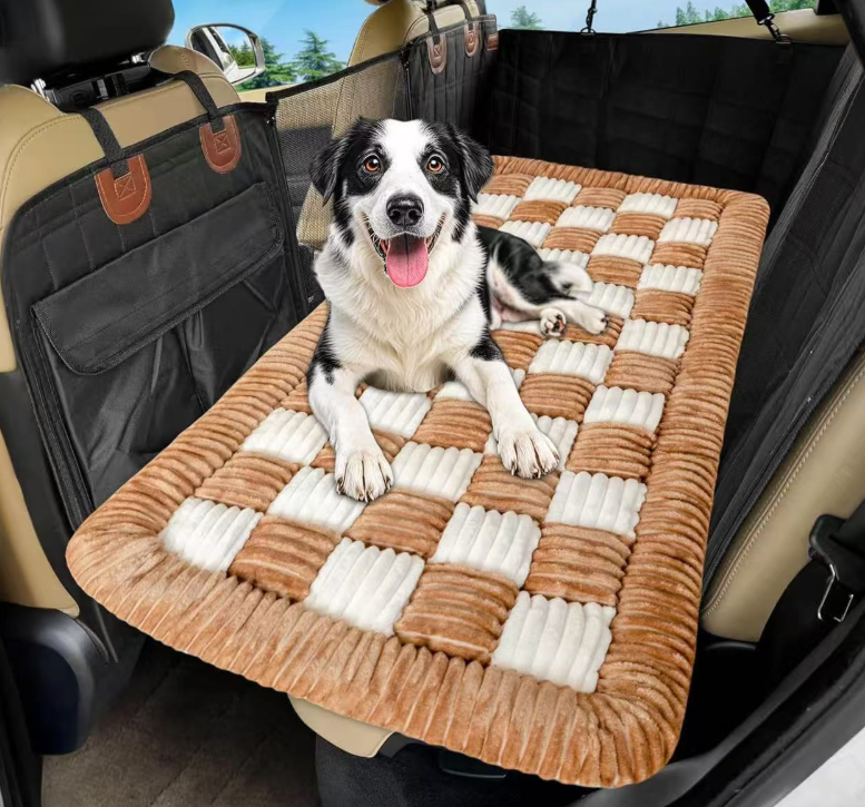 Manta de Asiento para Perros con Textura Espesa - Piso del Auto con Diseño de Cuadrados — imagen 2