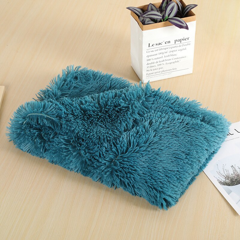 Manta de Plush para Perros y Gatos: Cubreleta Suave y Caliente para Dormir, Tamaño Pequeño, Medio, Grande — imagen 15