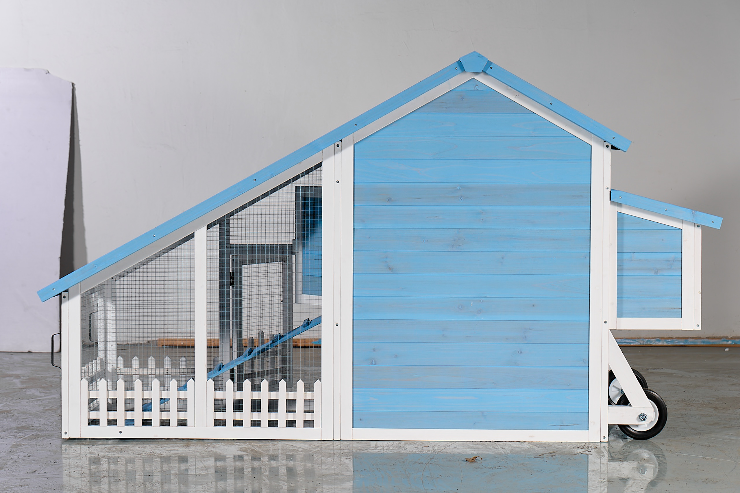 76 Wooden Rabbit Hutch Bunny Cage With Waterproof Asphalt Roof, Fun Outdoor Run, Removable Tray And Ramp, Light Blue — imagen 5