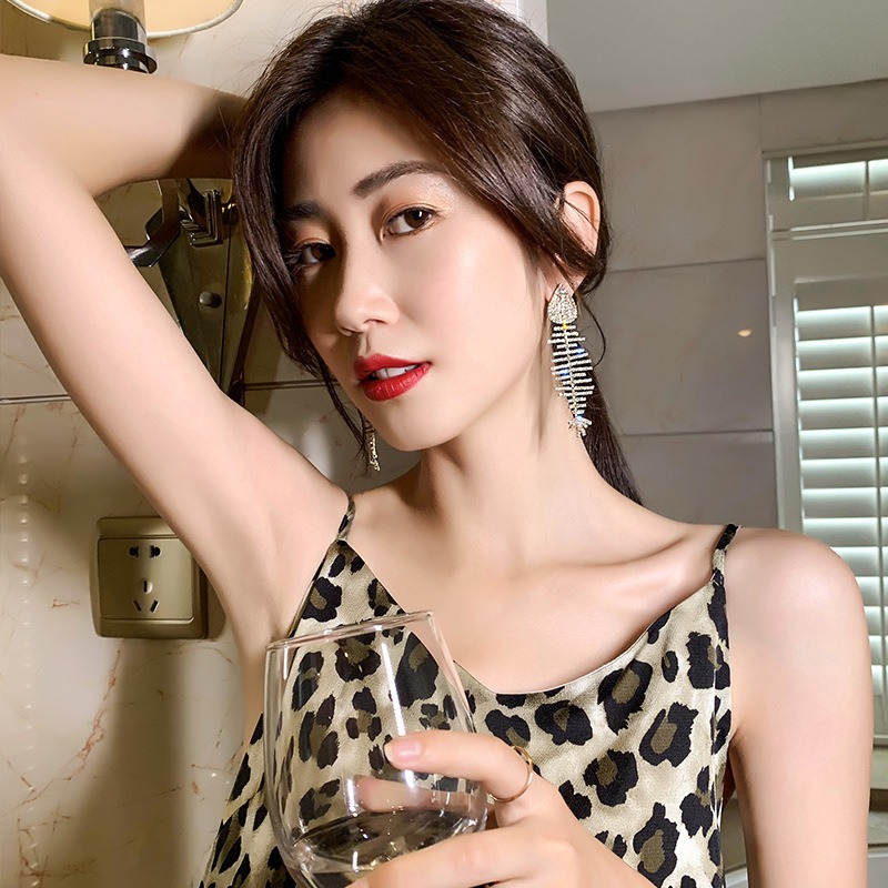 Fish bone earrings, women's long bouncy earrings, exaggerated European and American full diamond internet celebrity temperament — image 5