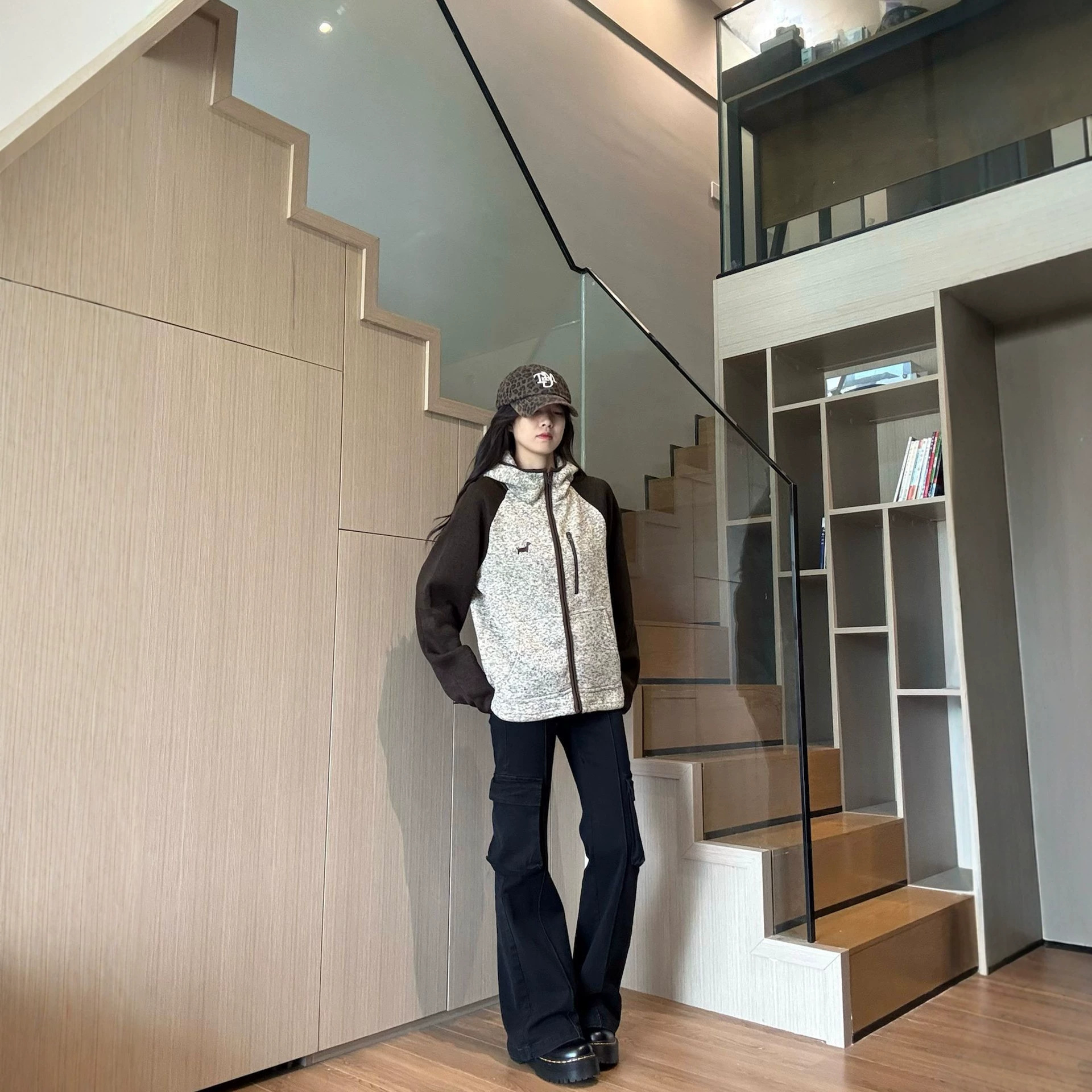 Dog Mid-Layer Hoodie for Women, Color-Block Shoulder Sleeve Sporty Open Front Cardigan Coat — image 3