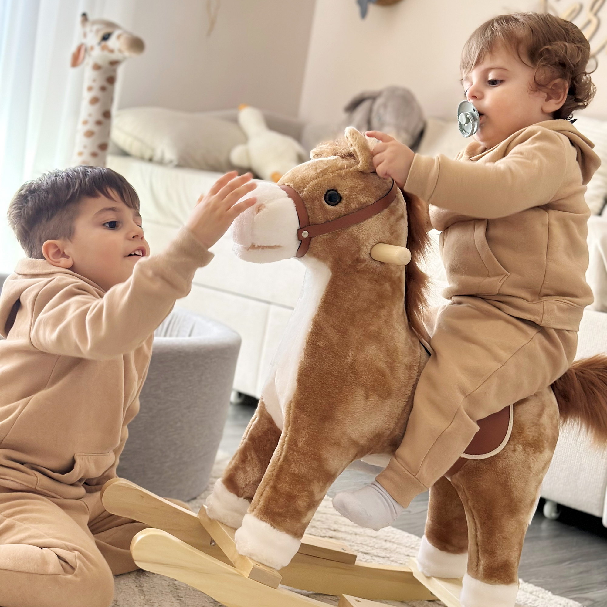Caballo de Madera con Sonidos y Movimientos, Silla de Paseo para Niños con Boca que Se Mueve y Cola que Se Balancea, Marrón — imagen 8