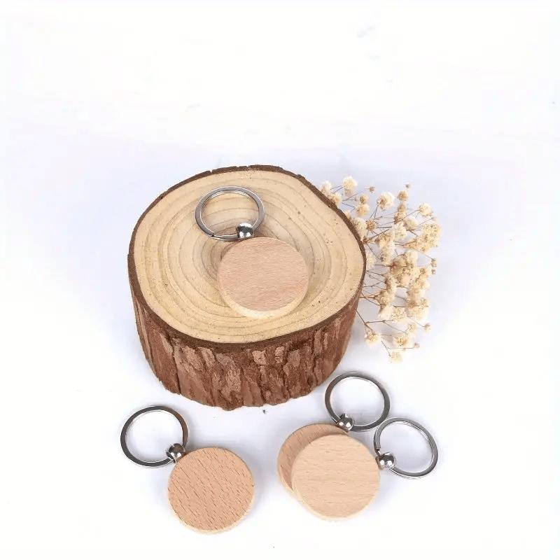 Set de 30 Llaveros de Madera - Llaveros Redondos de Madera Artesanales, Ideales para Manualidades, Sets Personalizables para Hacer Llaveros, Llaves de Auto, Etiquetas para Mochila, Accesorios para Mascotas y Decoraciones Navideñas — imagen 15