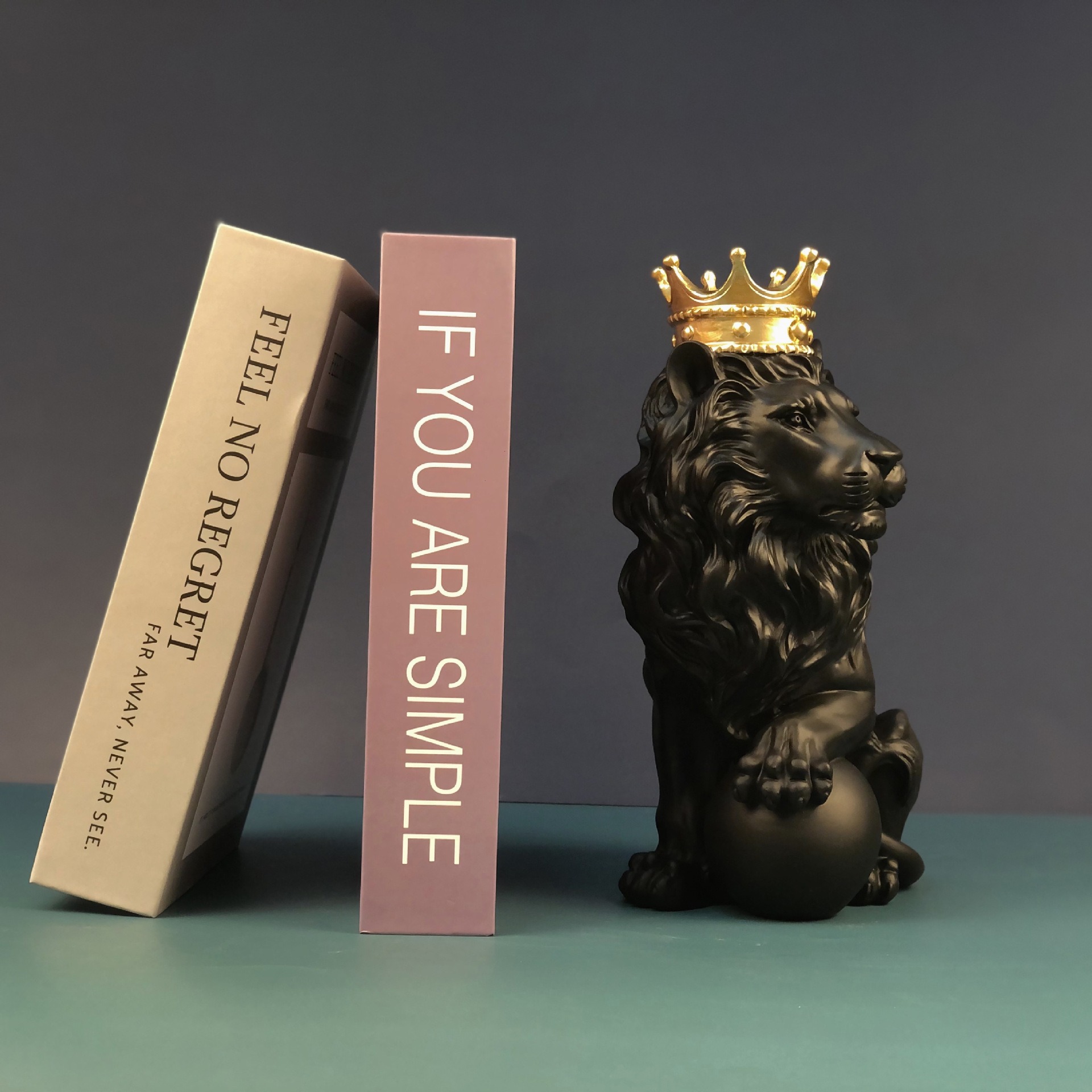 European Style Crown Lion Ornaments Resin Crafts Home Office Porch Decorations — image 6