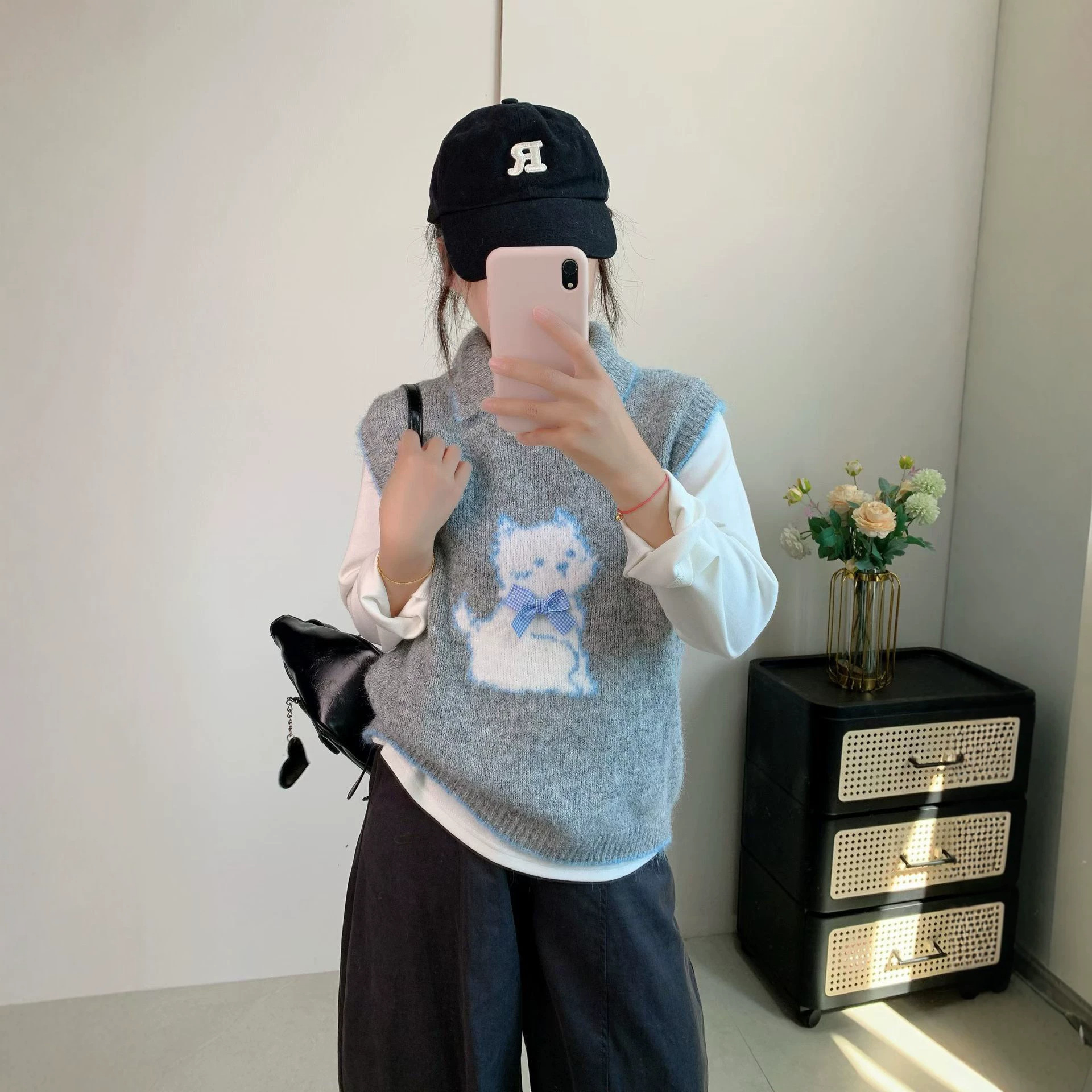 Cute Cat Print Pullover Lapel Sleeveless Knit Vest for Women — image 6