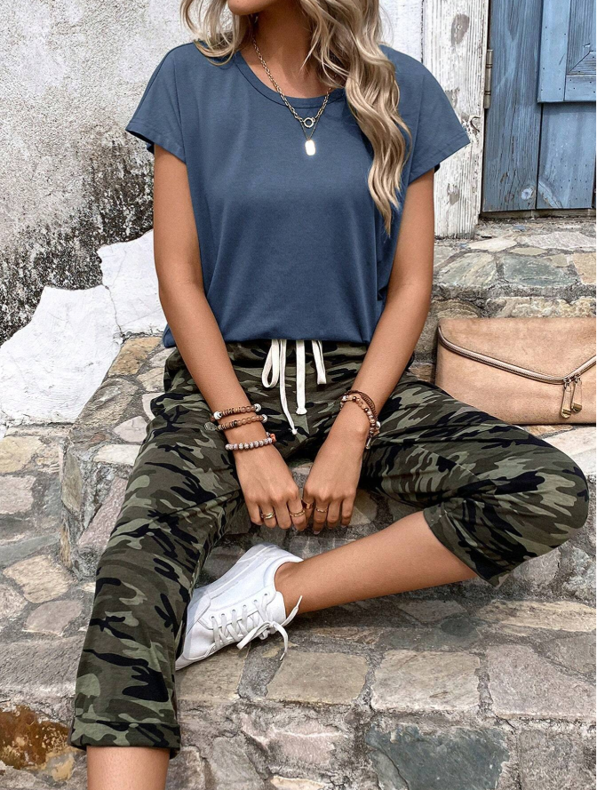 Summer Solid Color Round Neck Short Sleeve T-Shirt And Leopard Print Casual Pants Two Piece Set For Women — image 6