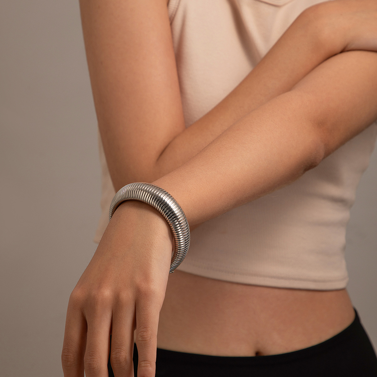 Geometric metal fashion bracelet exaggerated snake bone lines African collar — image 3