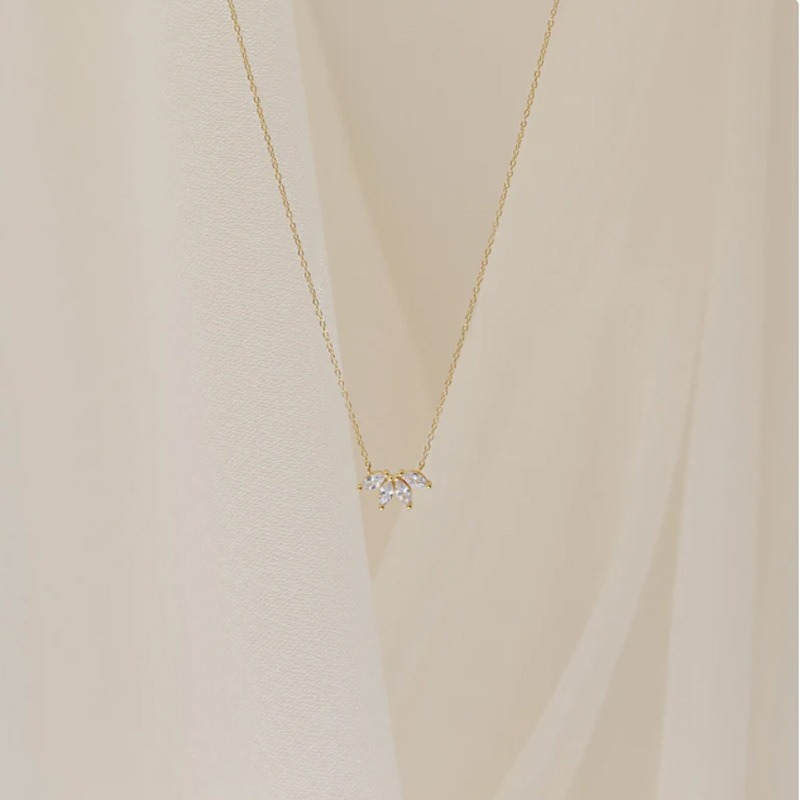Collar de Cadenas con Flor de Zircón - Pendiente de Caballo de Ojos para Mujer Sencilla y Popular — imagen 5