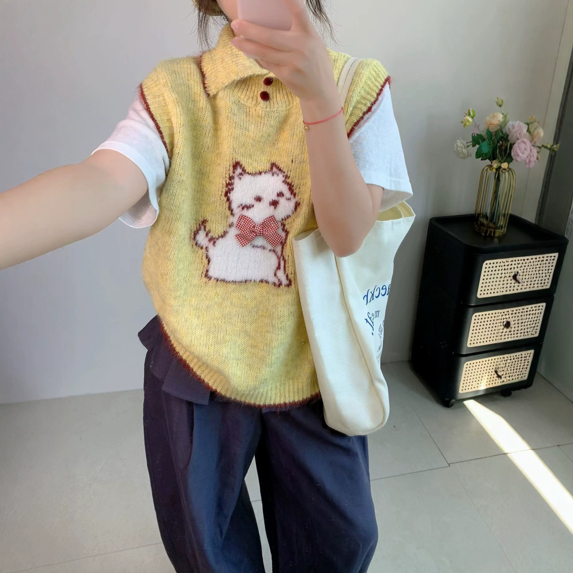 Cute Cat Print Pullover Lapel Sleeveless Knit Vest for Women — image 3