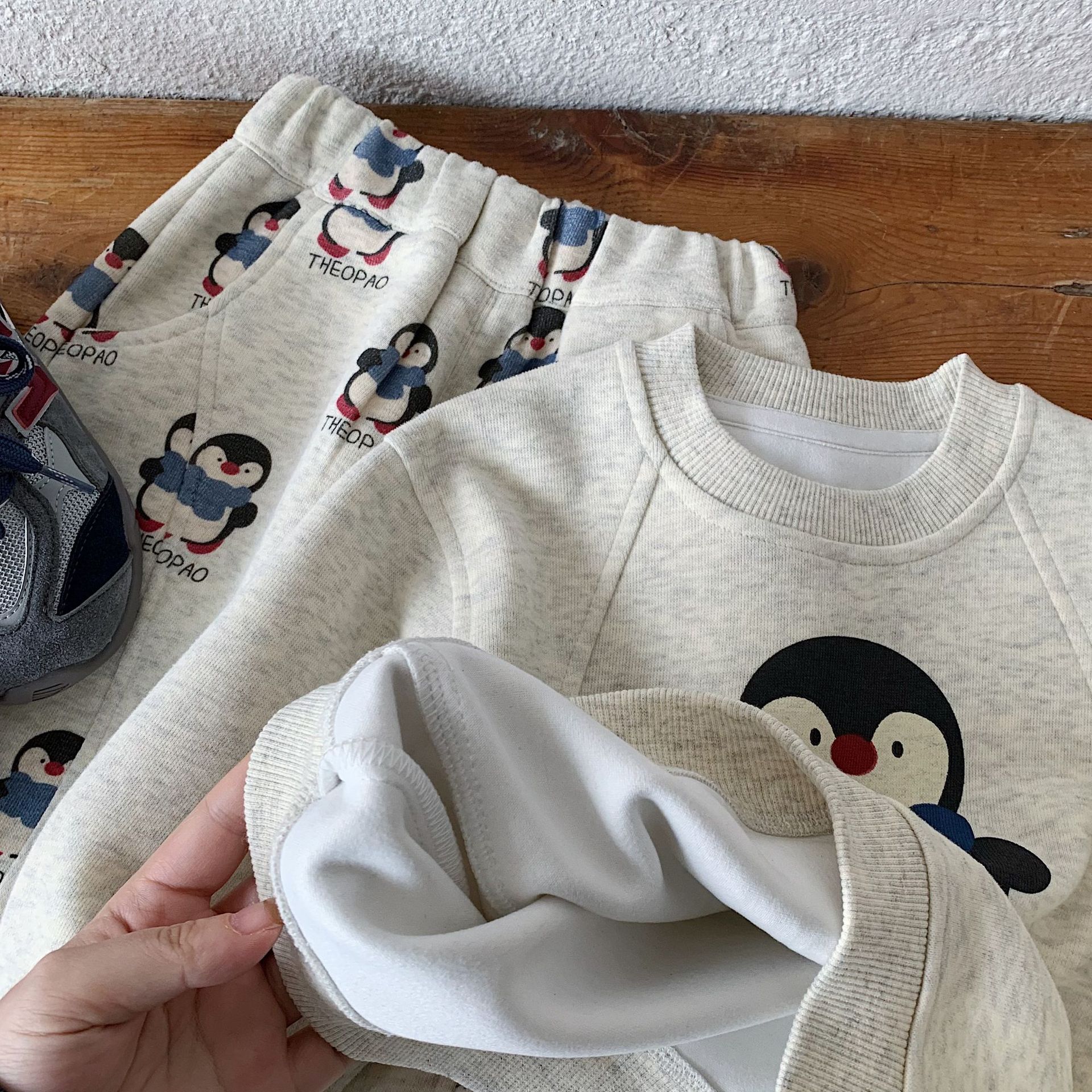 Children's cartoon penguin hoodie set — image 4