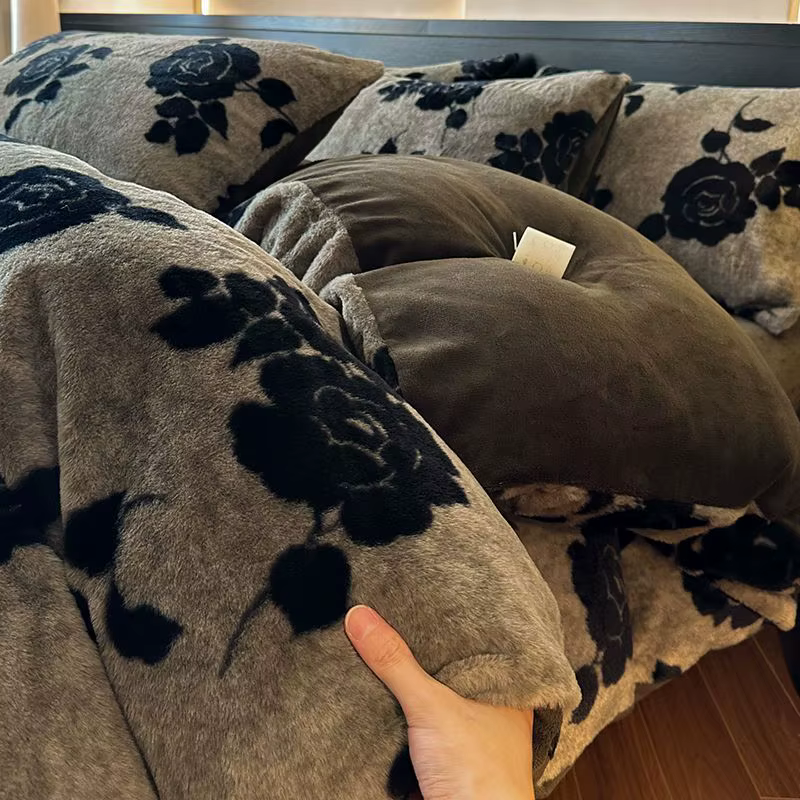 Conjunto de 4 piezas: Manta de lana térmica espesa con borde en forma de león, estampado de zorro, para cama y almohadas — imagen 4
