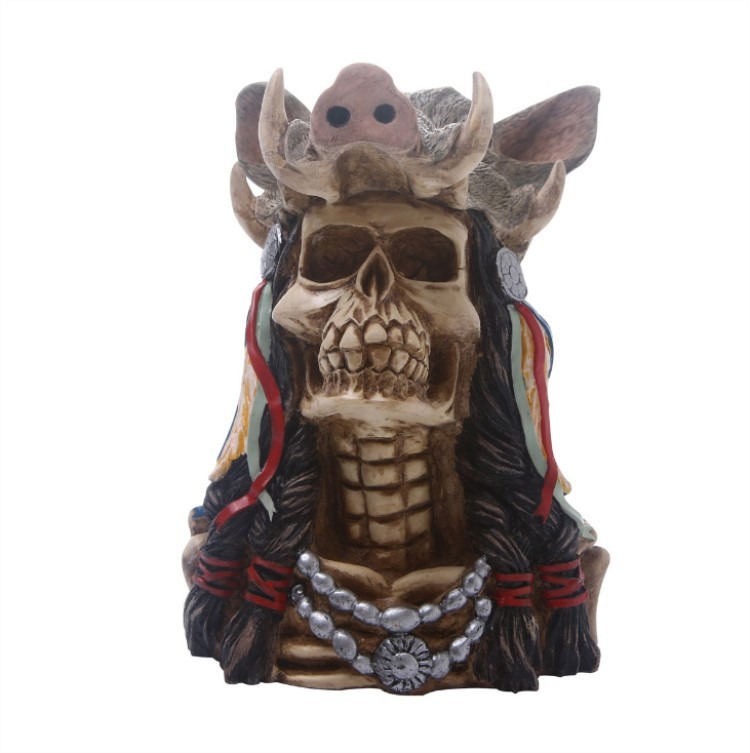 Ornamento de resina artesanal de cráneo de animal — imagen 3