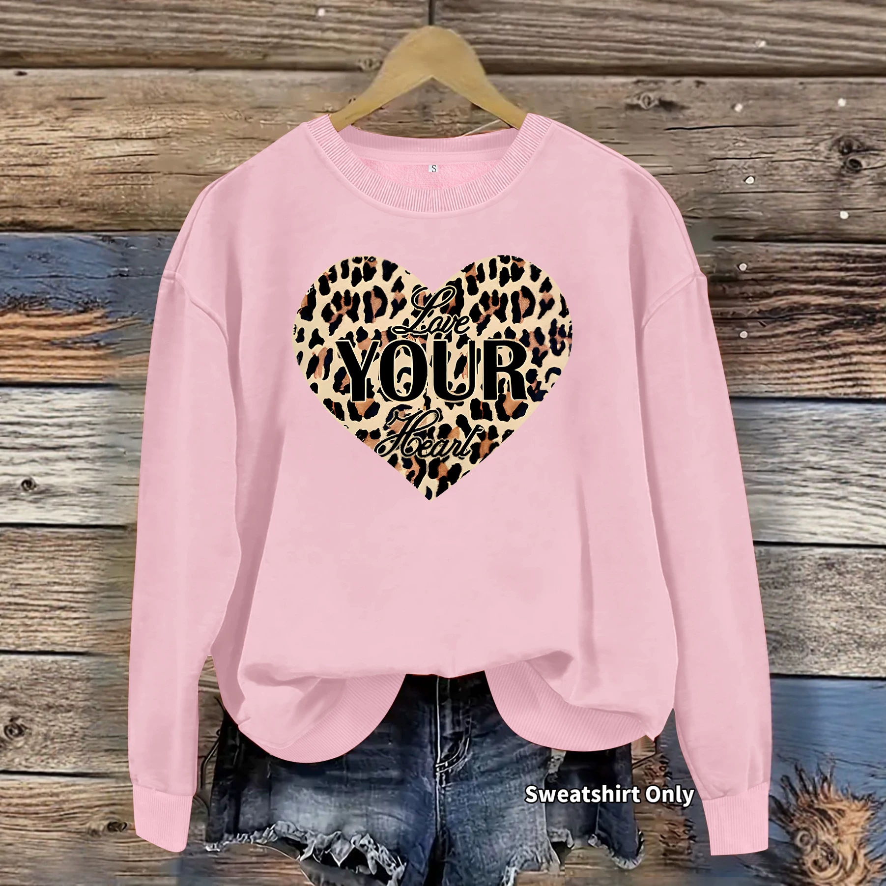 Leopard patterned heart-shaped fleece hoodie — image 4