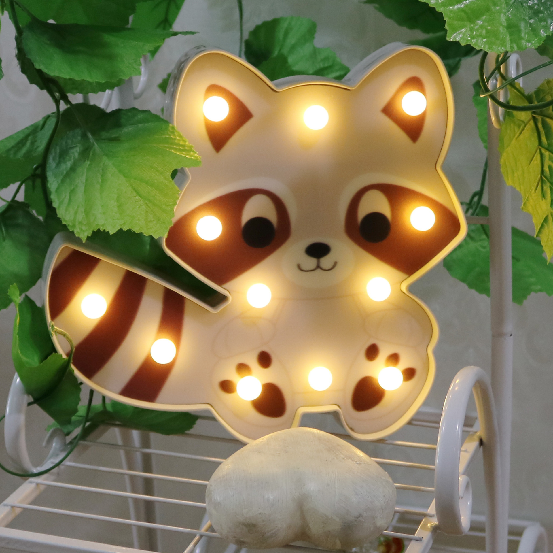 Ins Cute Animal Lion Panda Raccoon Decorative Modeling Lamp Cartoon Children's Room Living Room Decoration Night Lamp — image 3
