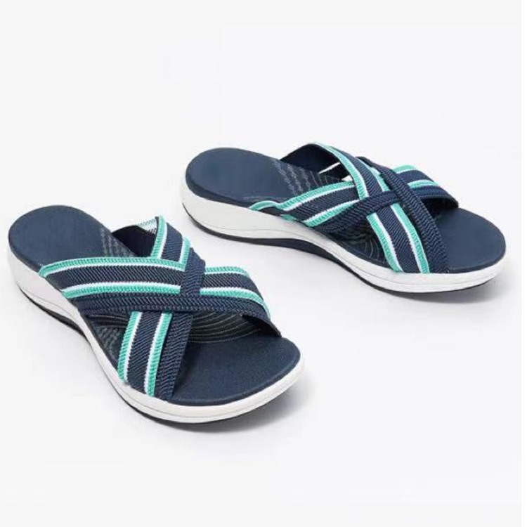 Flat bottomed sloping and fish mouthed flying woven cross sandals for women's slippers — image 10