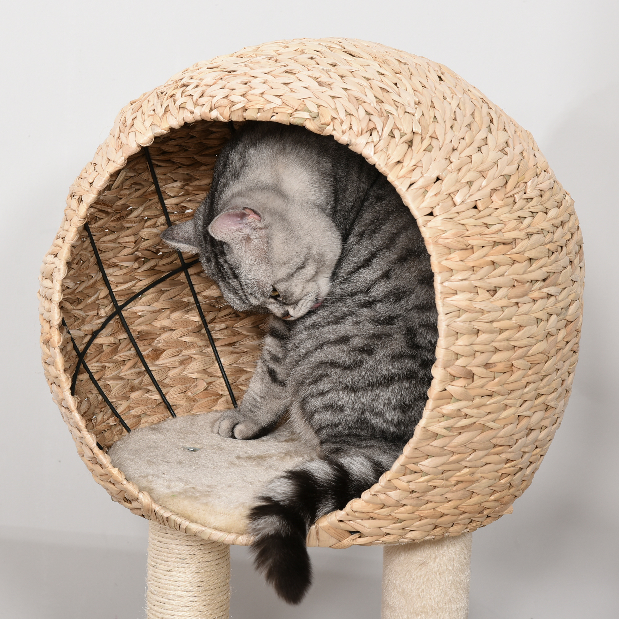 Cat Tree with Sisal Scratching Post Condo and Hanging Rope 39" H, Beige — image 4