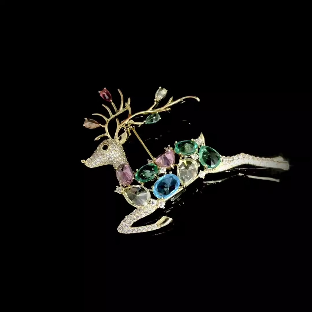 Brilliant colorful zircon sika deer corsage niche design exquisite high end sense Yilu has you elk brooch — image 6