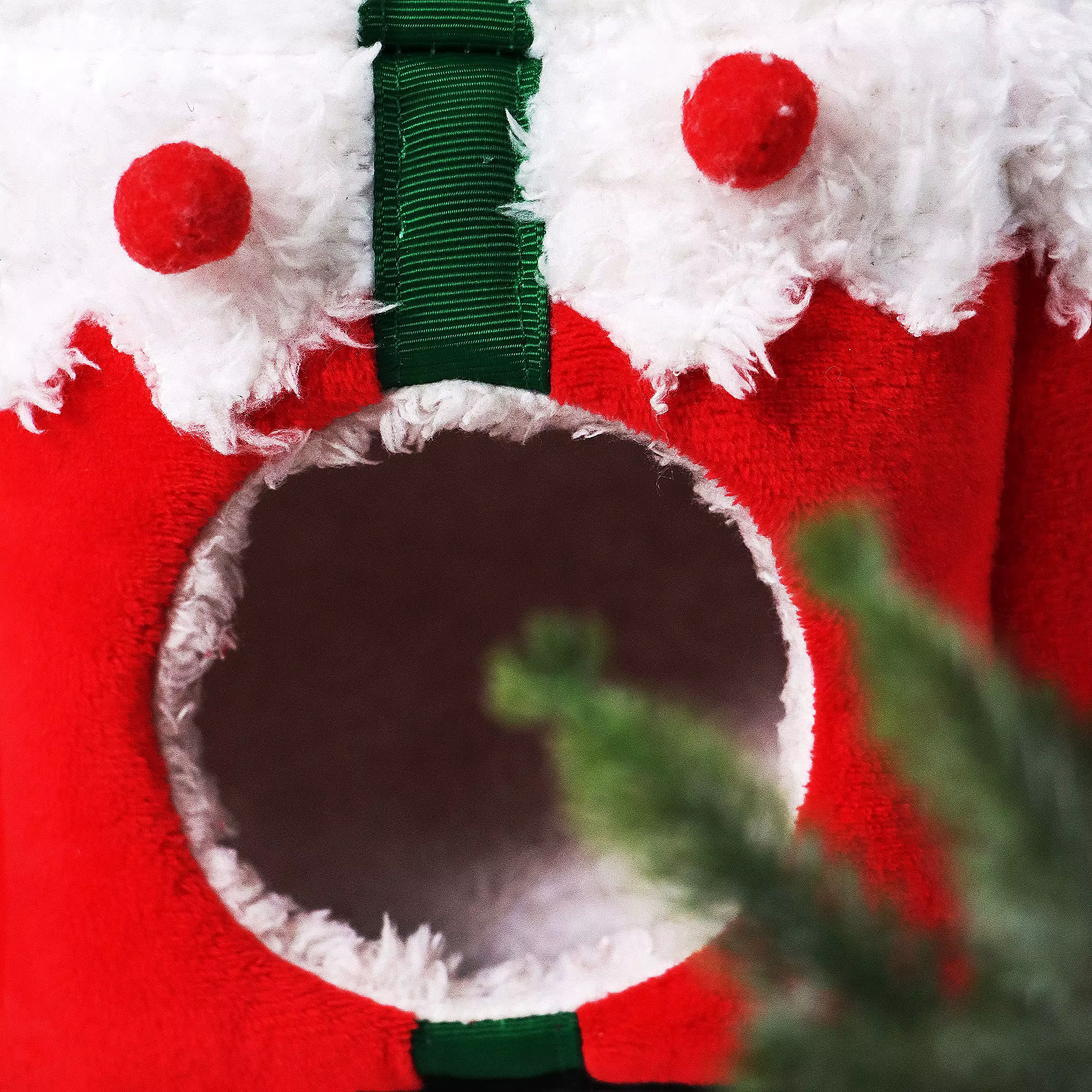 Christmas Hamster Hideout, Winter Warm Guinea Pig Bed Cave Washable Small Animal Christmas Nest House Cage Accessory — image 3