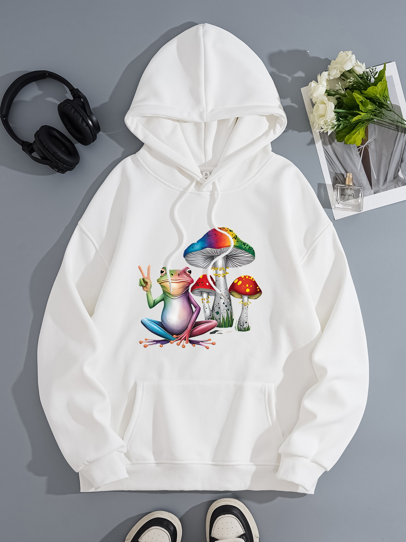 Mushroom Frog Comfortable Hoodie — imagen 7