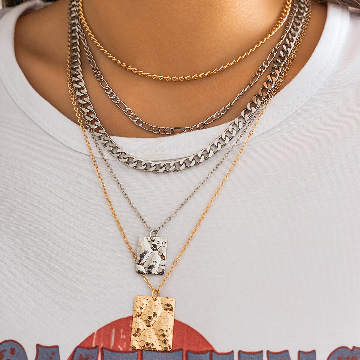 Ins personality niche metal chain layered necklace with sweet and cool snake skin pattern geometric pendant necklace for women — image 6