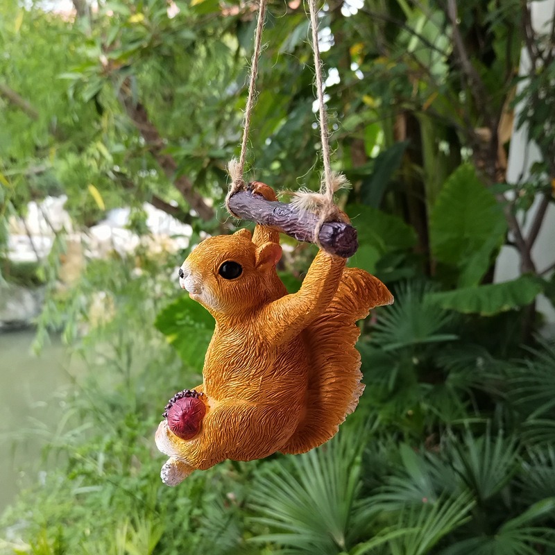 Garden courtyard outdoor decoration squirrel resin pendant — image 3