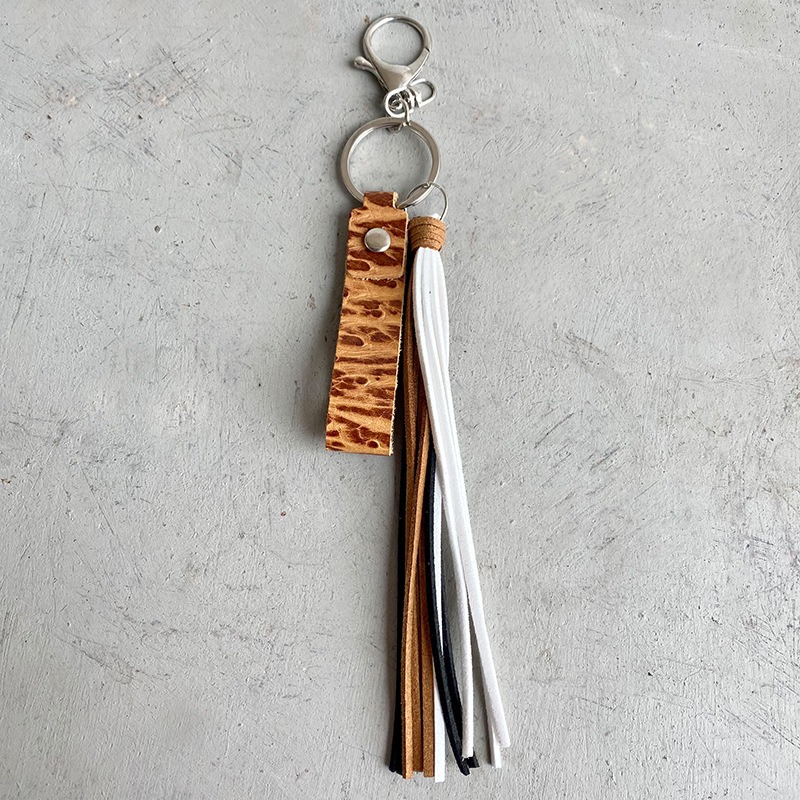 European and American Keyring Retro Embossed Brown Cow Leather Keychain Leather Tassel Personalized Handmade Pendant — image 7